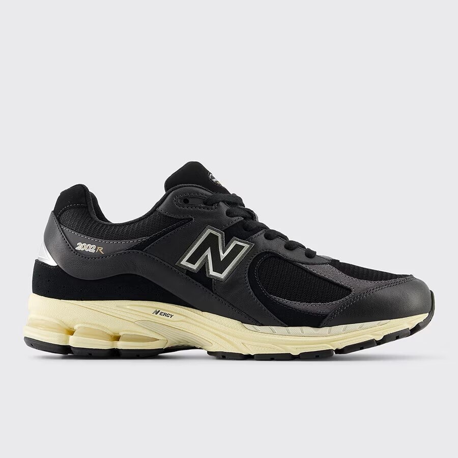 New Balance 2002r