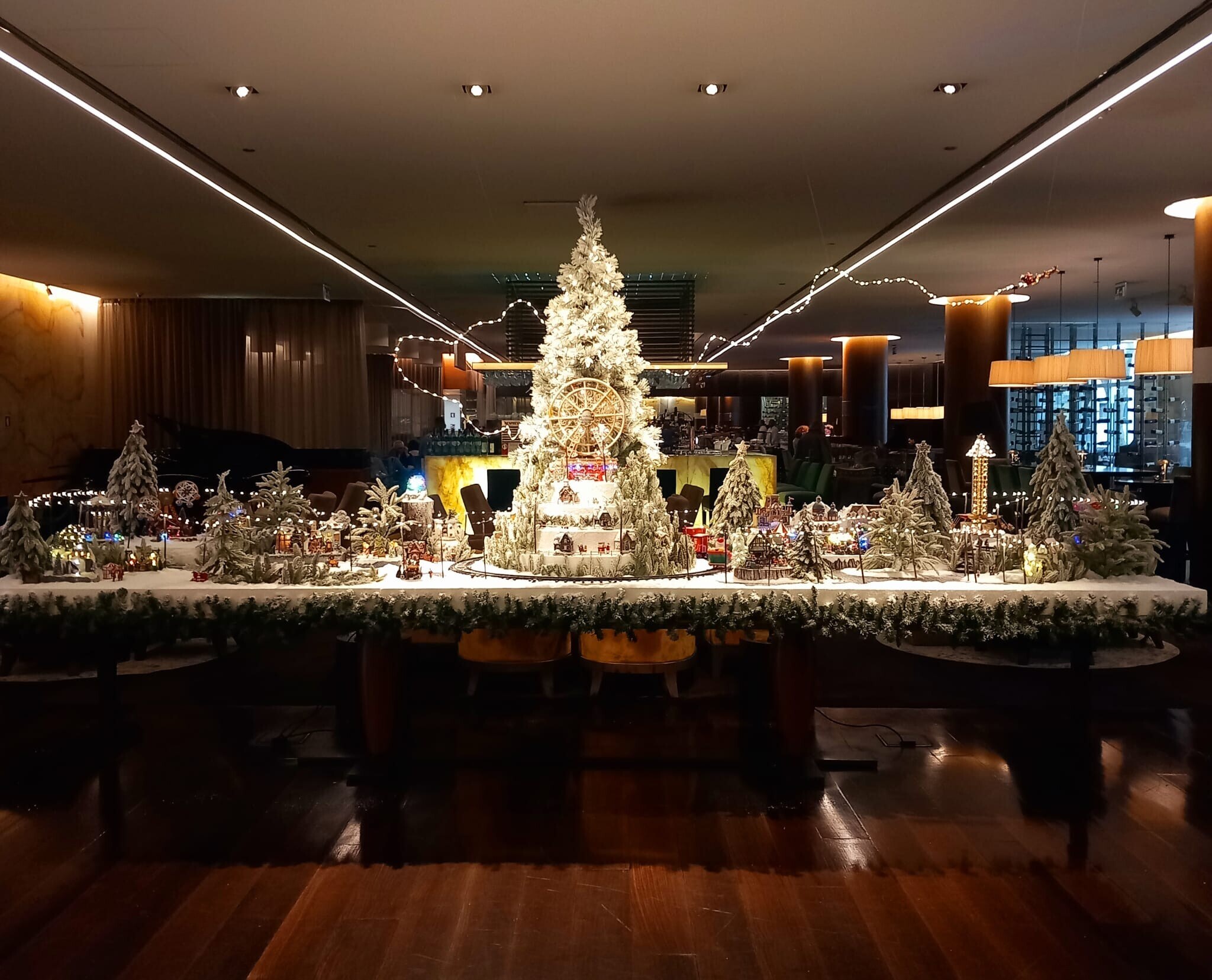 Nativity Scene by El Corte Inglés invades the Sheraton Hotel