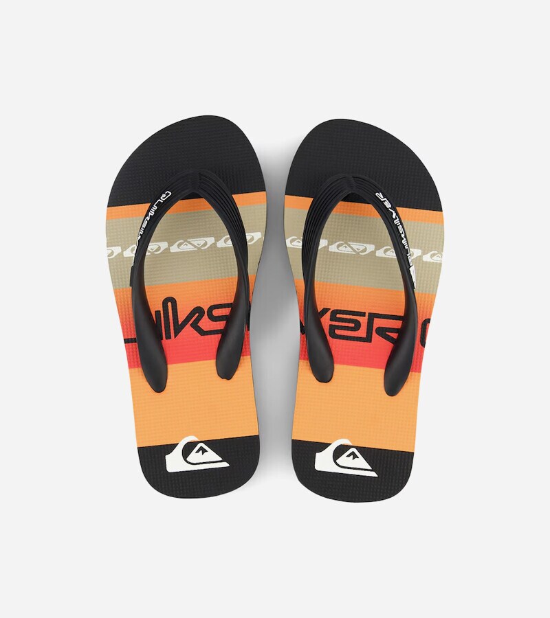 Celebra o dia da criança em desporto