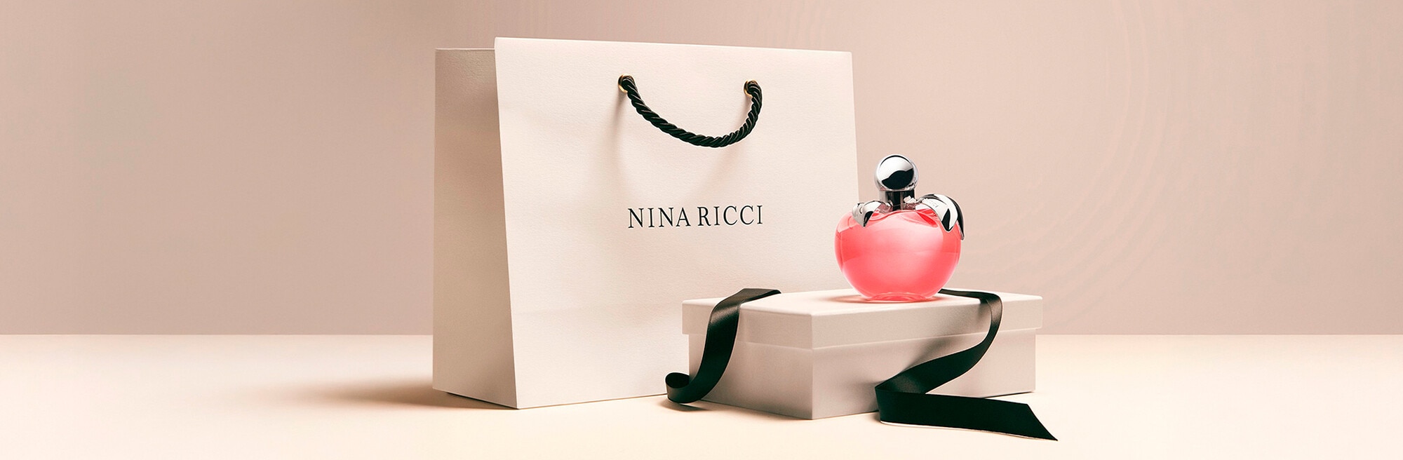 NINA RICCI · Estuches de regalo