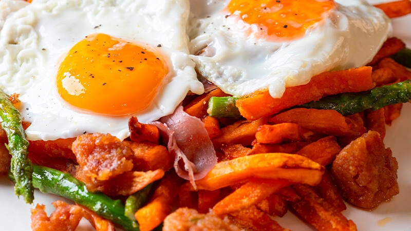 Ovos Rotos com Batata Doce e Farinheira