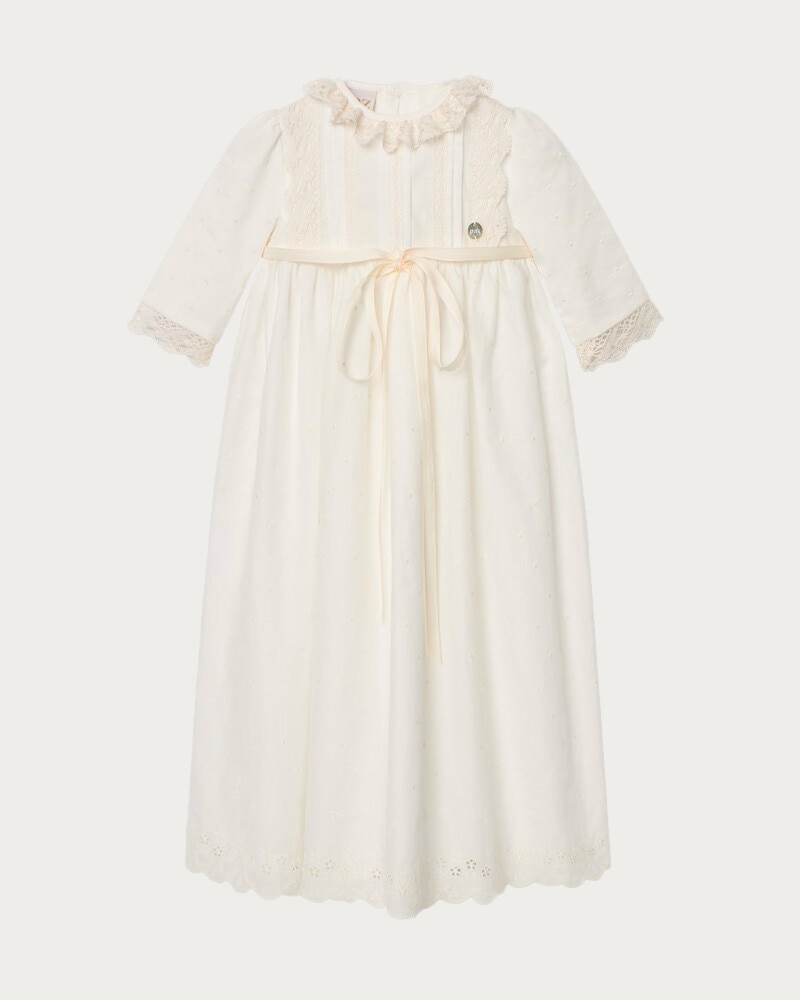 Peças para a Cerimónia de Batizado: Tradição e Afeto