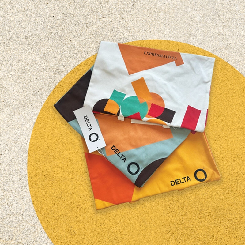 Exclusivo Online, oferta Saco de Praia Delta Q na compra de 15€ em produtos Delta Q, assinalados. - 8 a 21 de agosto