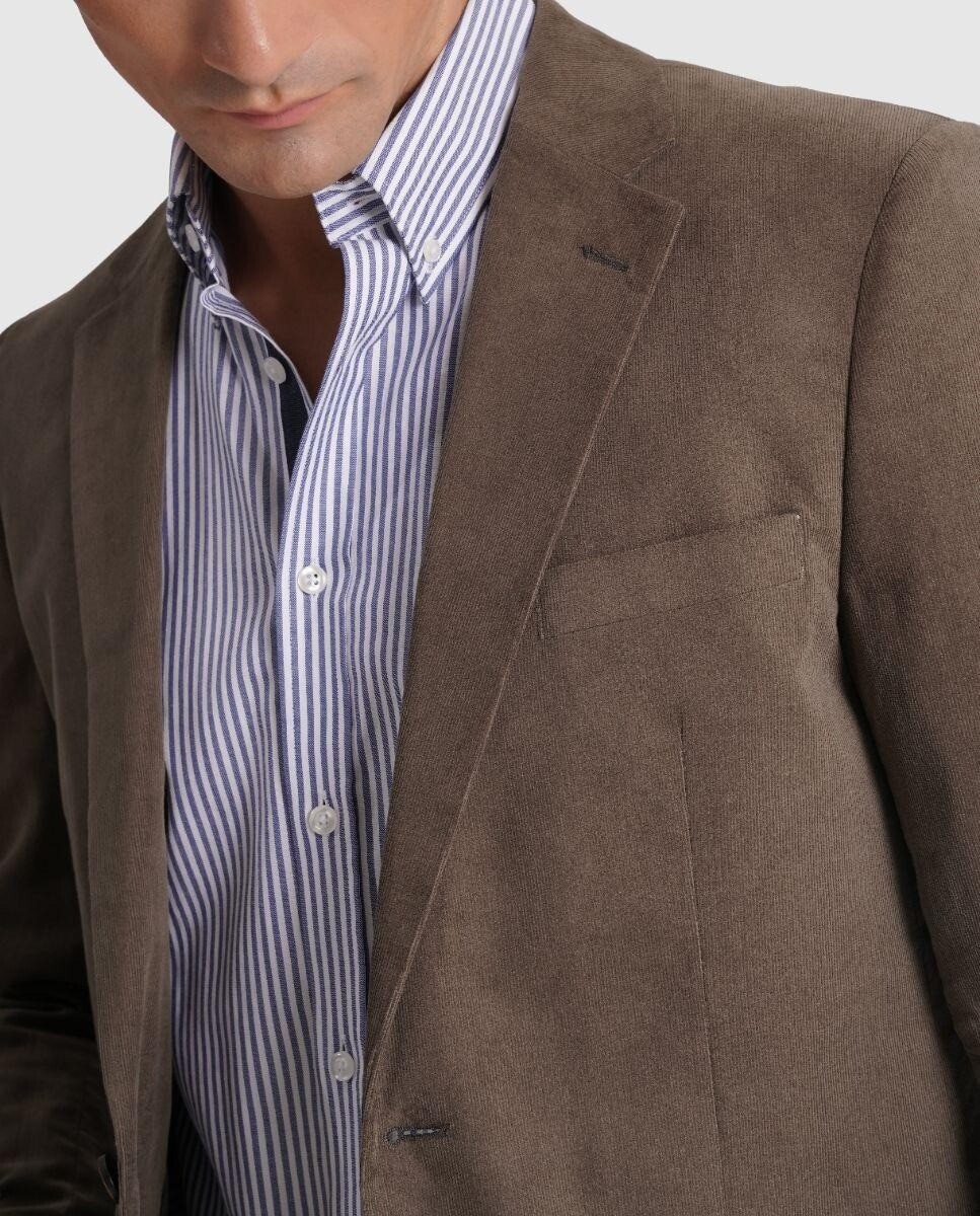 Imagem 0 de Blazer Regular com Bolsos Frontais e Fecho com Dois Botões