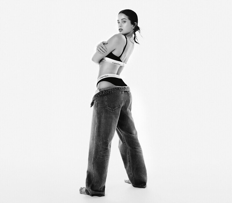 Conheça Calvin Klein Jeans moda mulher na loja online El Corte Inglés 