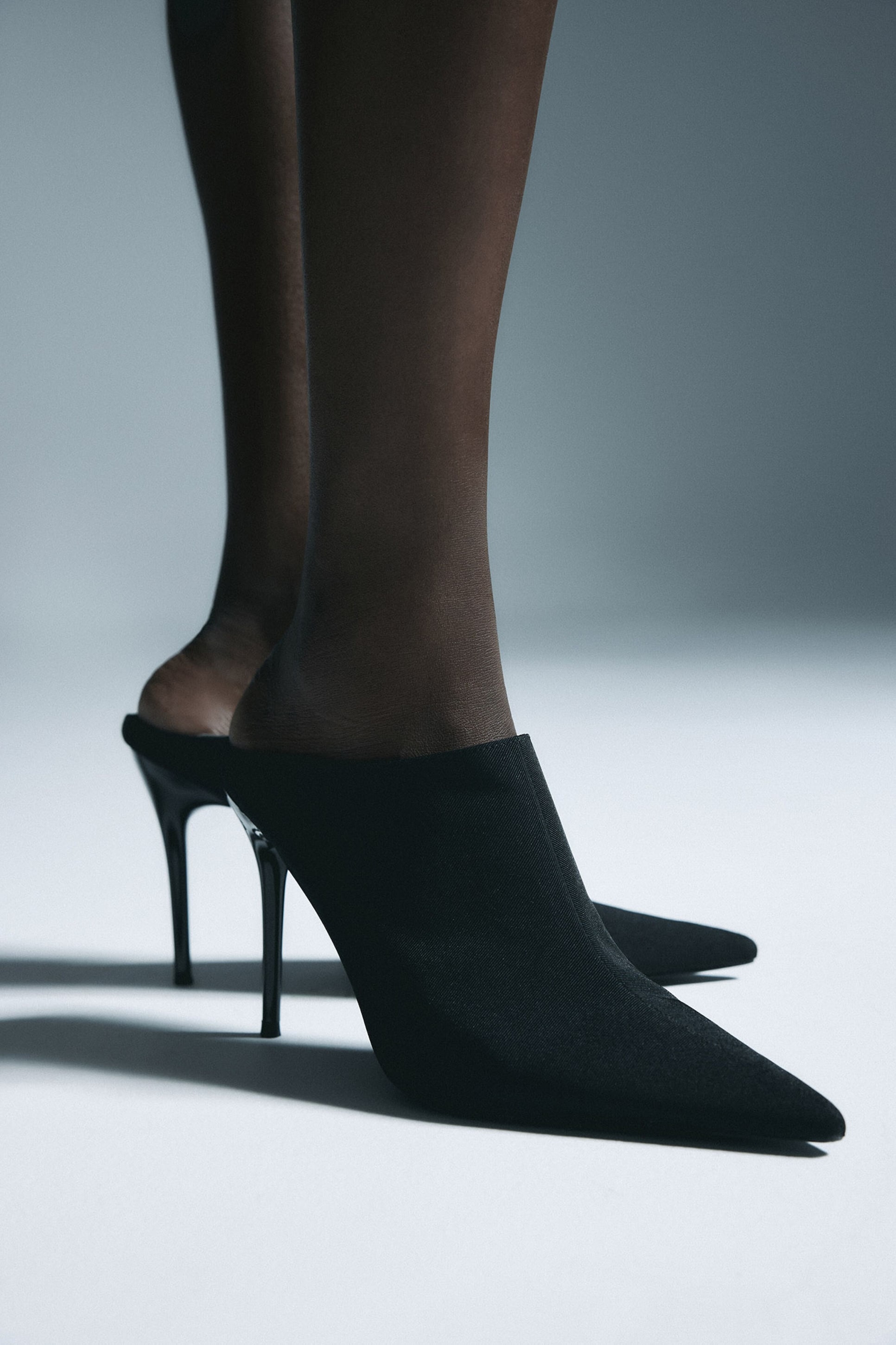 FROM DAY TO NIGHT FW25 WOMAN COLLECTION