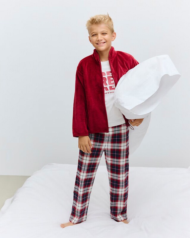 Pijamas, batas y ropa estar en casa