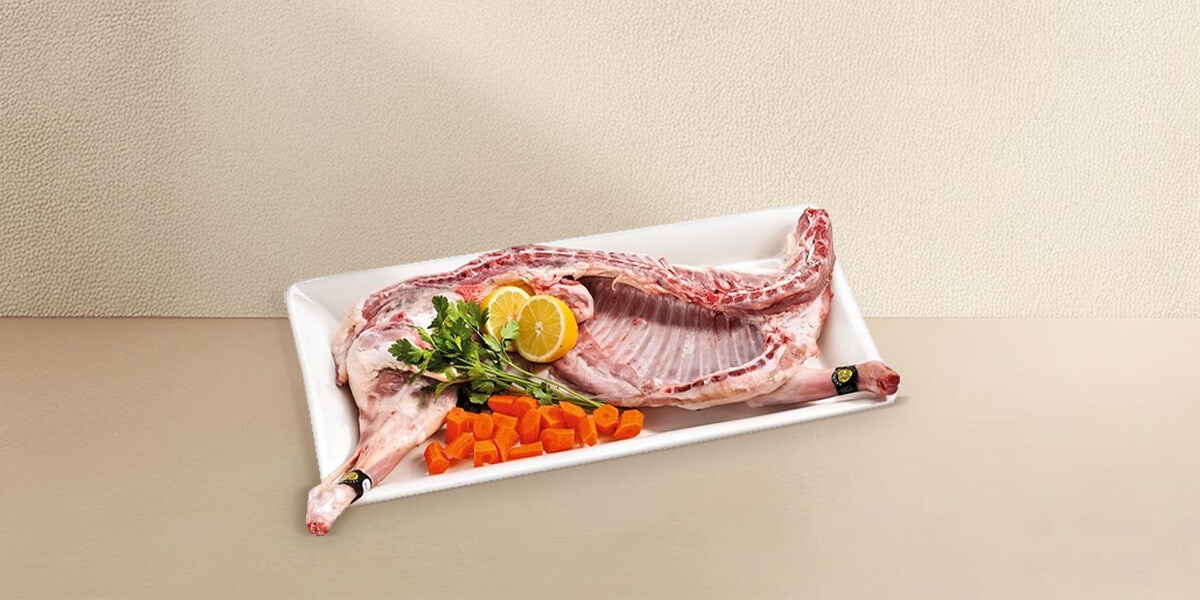 Tierra de Sabor Cordero de lechal por medios o enteros con cabeza y/o asadura FRESCO