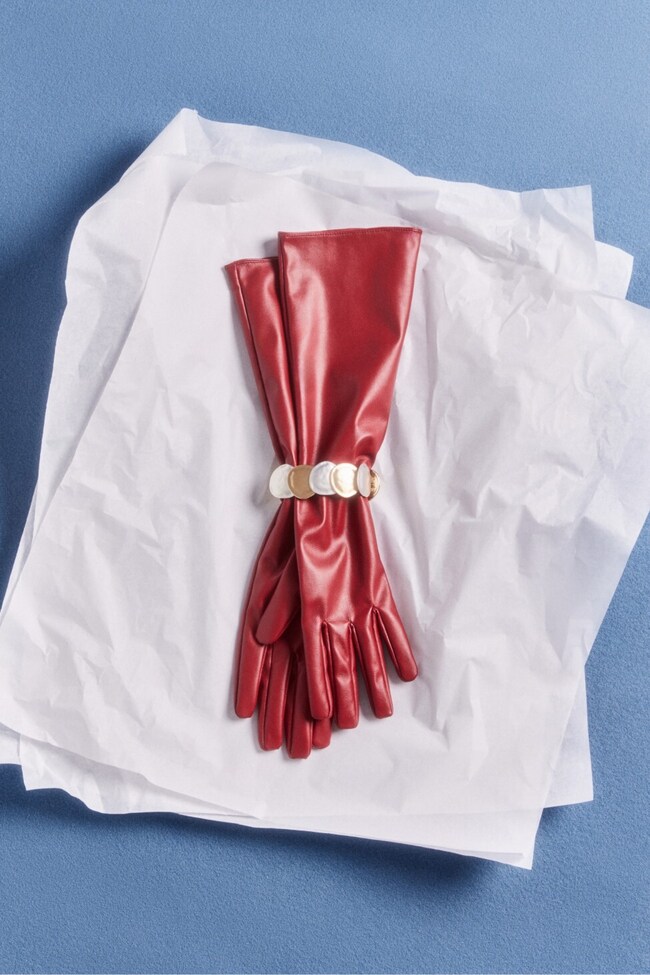 THE ULTIMATE (WOMAN) GIFT GUIDE