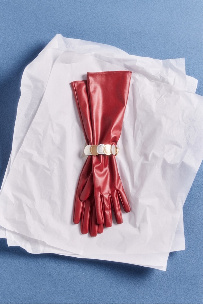 THE ULTIMATE (WOMAN) GIFT GUIDE