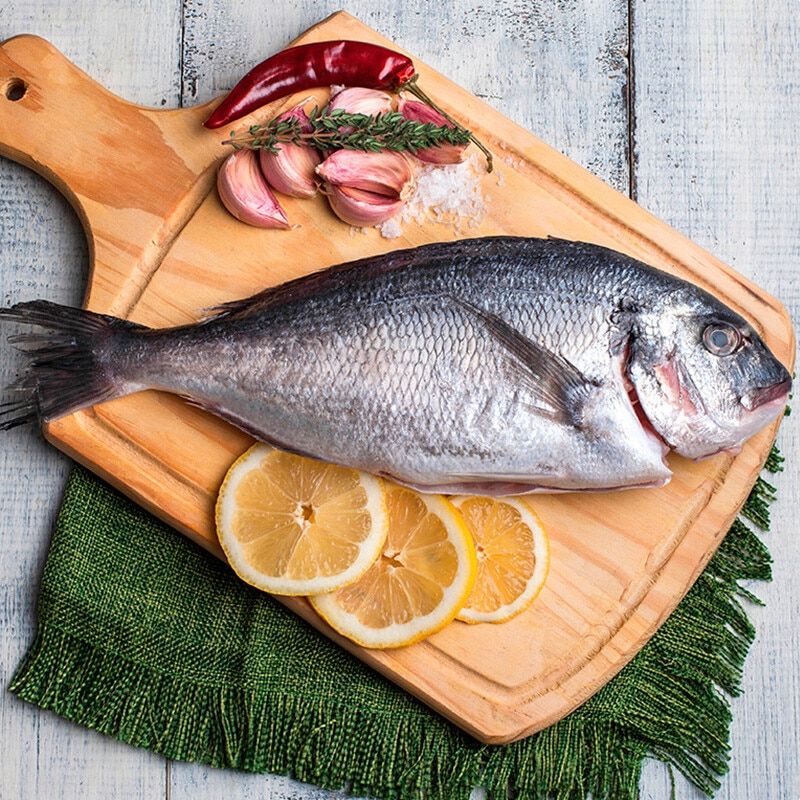 Dorada nacional de crianza peso aproximado pieza 900-1,1 kg