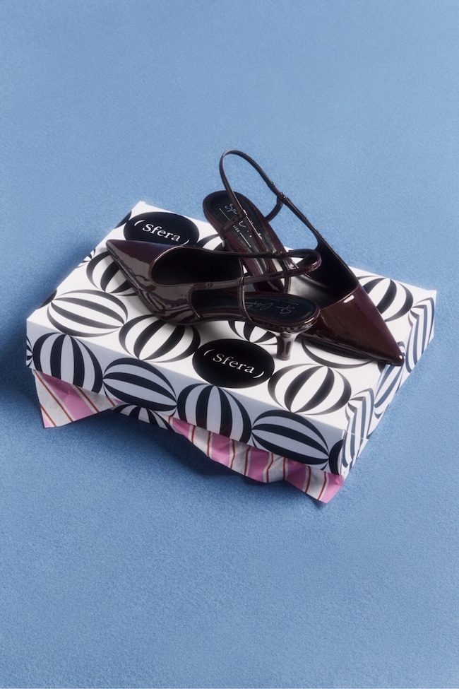 THE ULTIMATE (WOMAN) GIFT GUIDE