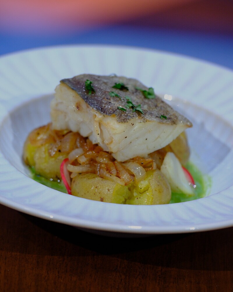 Bacalhau com Pickle de Rabanete e Creme de Coentros