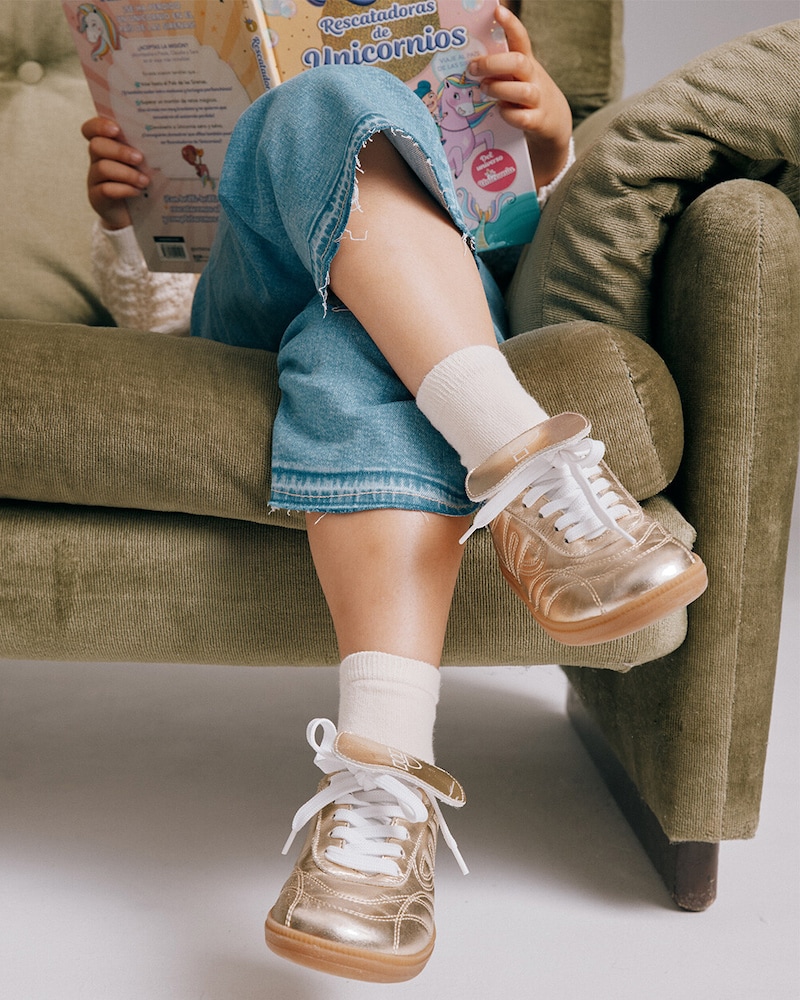 Zapatillas infantiles  hasta -50%