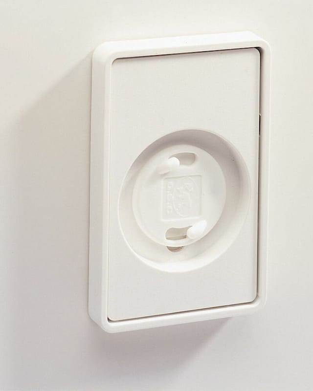 Protetores de tomadas e outros