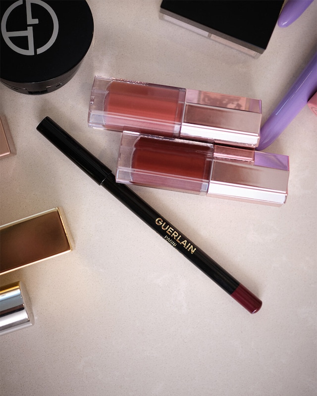 Lápis de Lábios Contour G, Guerlain, no tom Burdeos intenso Lápis de Lábios Contour G, Guerlain, no tom Burdeos intenso