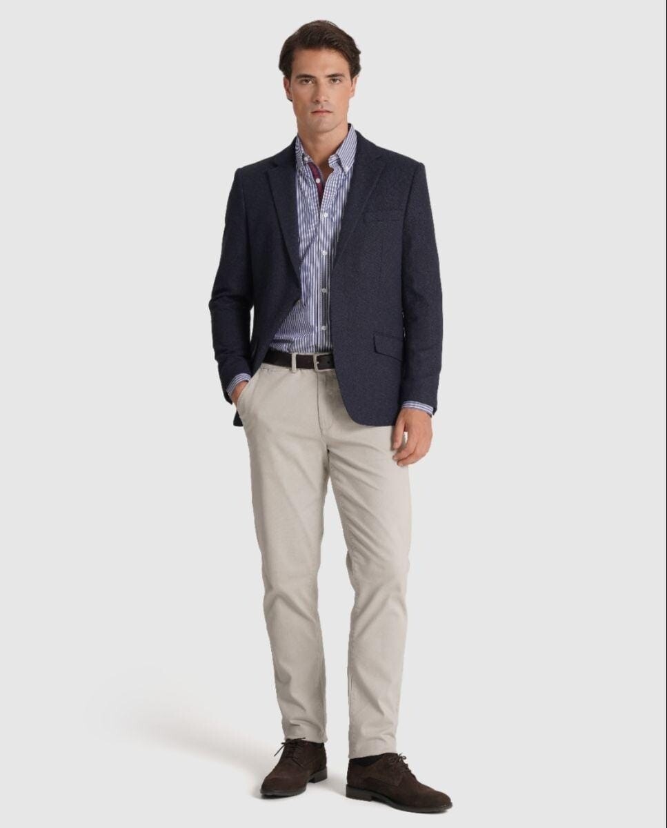 Imagem 0 de Blazer Regular com Bolsos Frontais e Fecho com Dois Botões