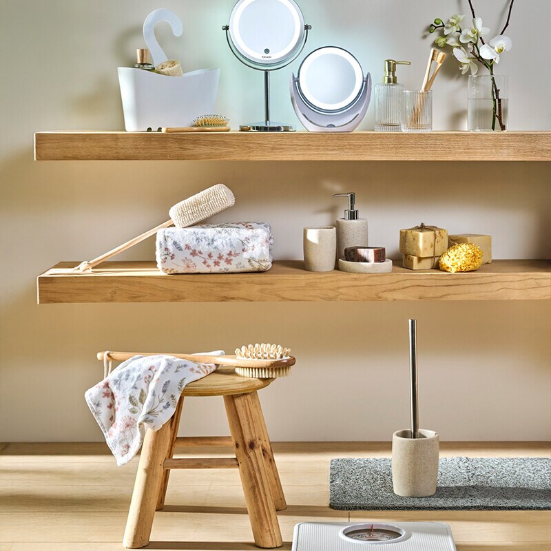 -20% En una selección de espejos, cosméticos y accesorios de baño