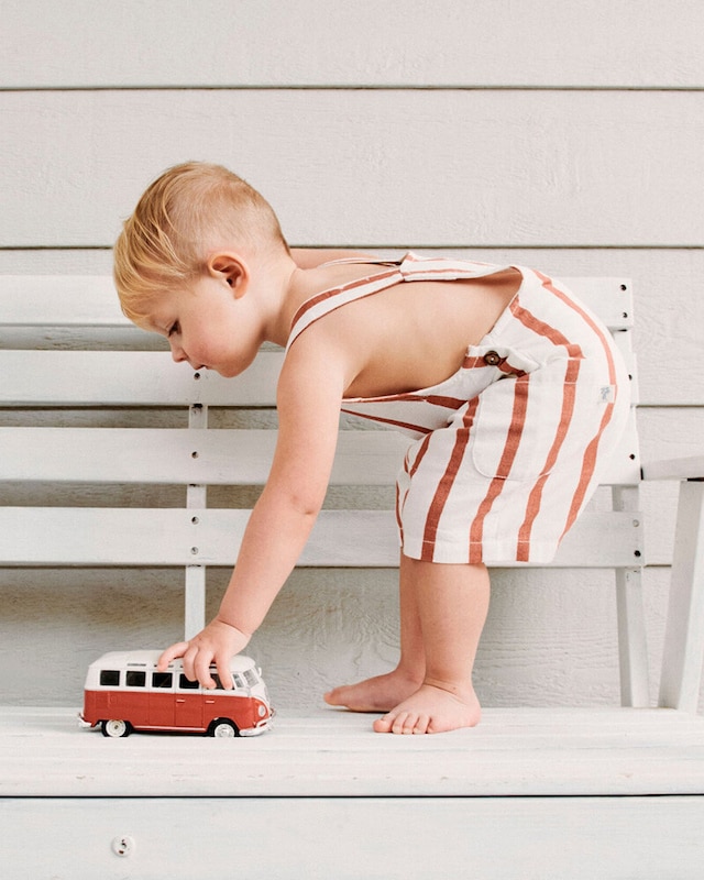 Veja os babygrows, macacões e jardineiras para bebé da marca Baby na loja online do El Corte Inglés