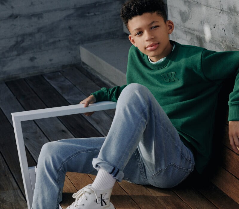 Conheça Calvin Klein moda infantil de Menino na loja online El Corte Inglés 
