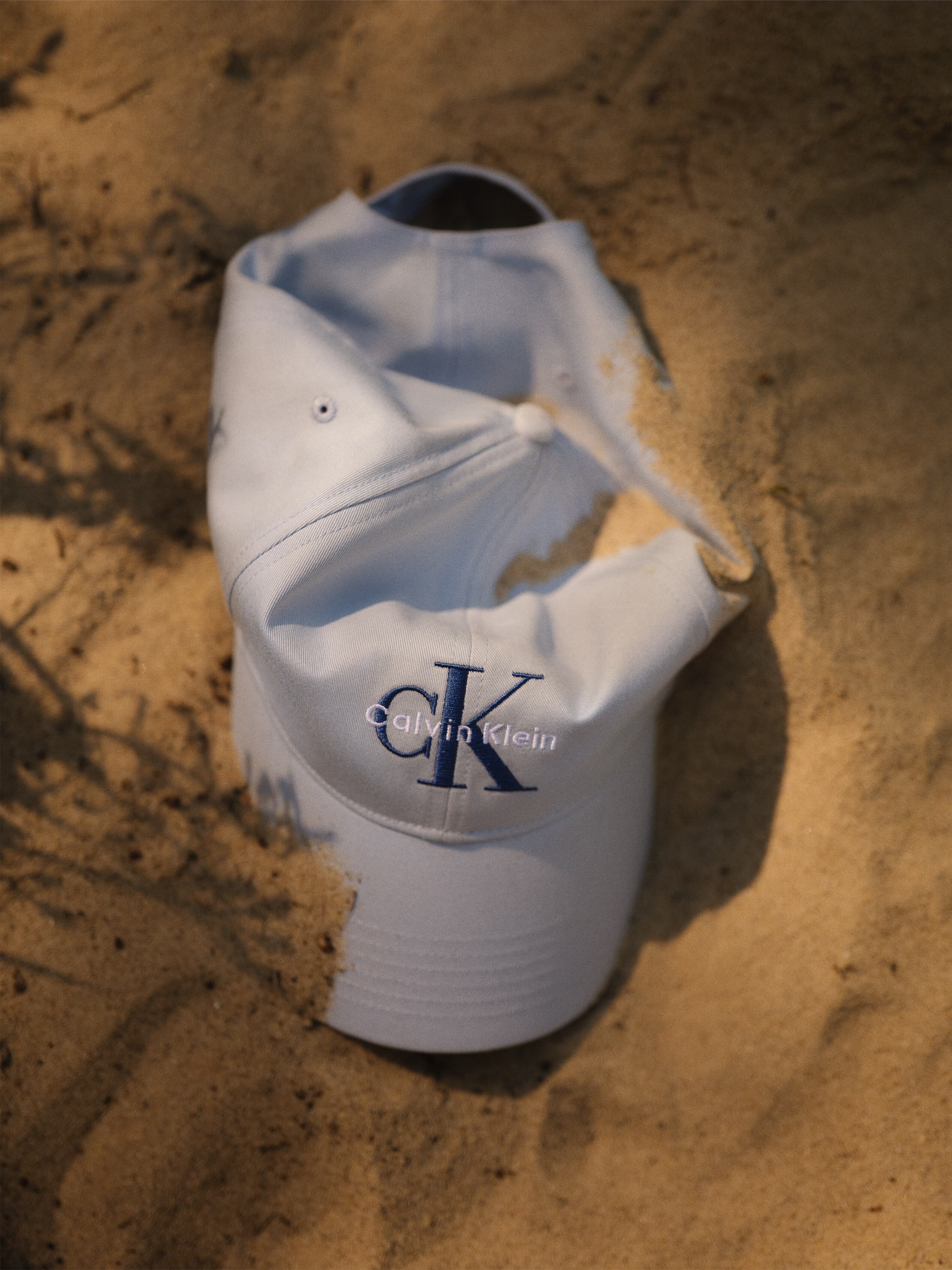 Conheça acessórios de homem da marca Calvin Klein na loja online El Corte Inglés 