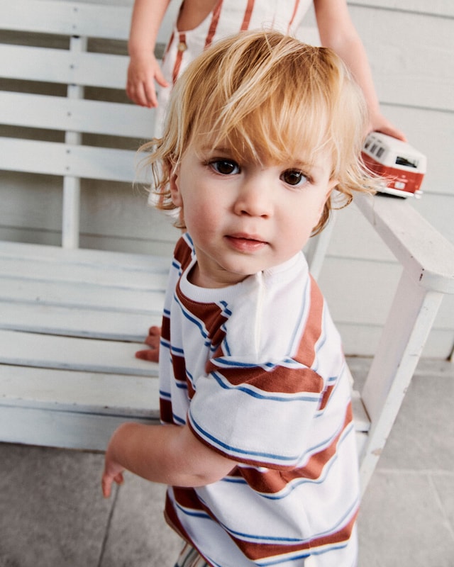 Veja as t-shirts para bebé da marca Baby na loja online do El Corte Inglés