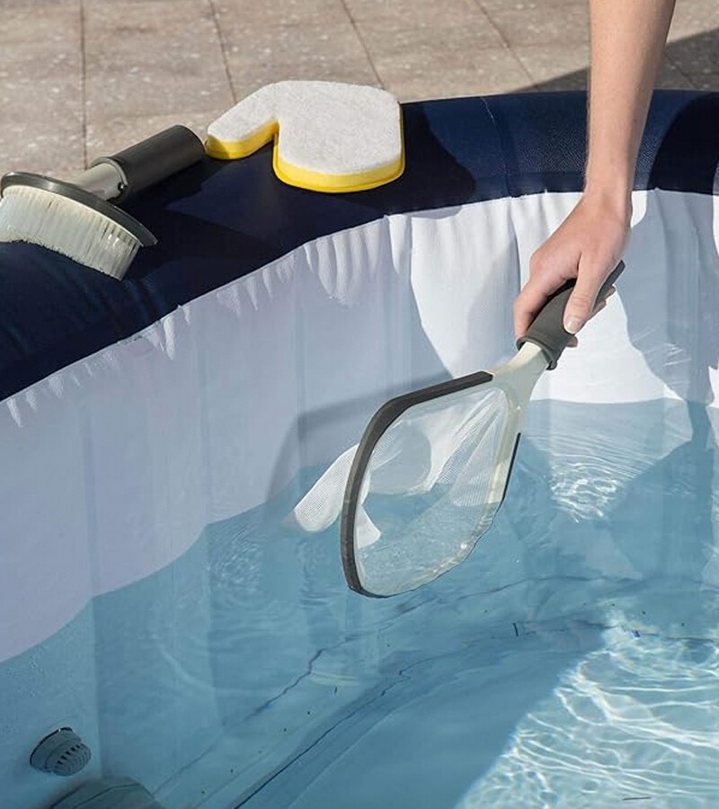 Limpar a fundo a piscina