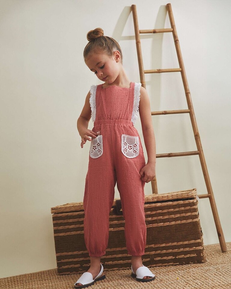 Veja os Macacões e Jardineiras para menina na loja online do El Corte Inglés