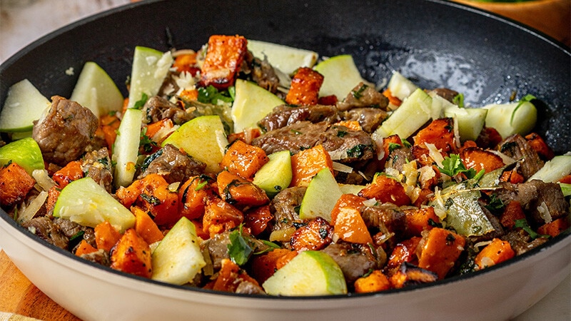 Carne com Batata Doce e Maçã Verde
