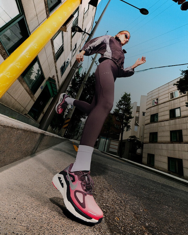 Move Easy. Look Sharp.