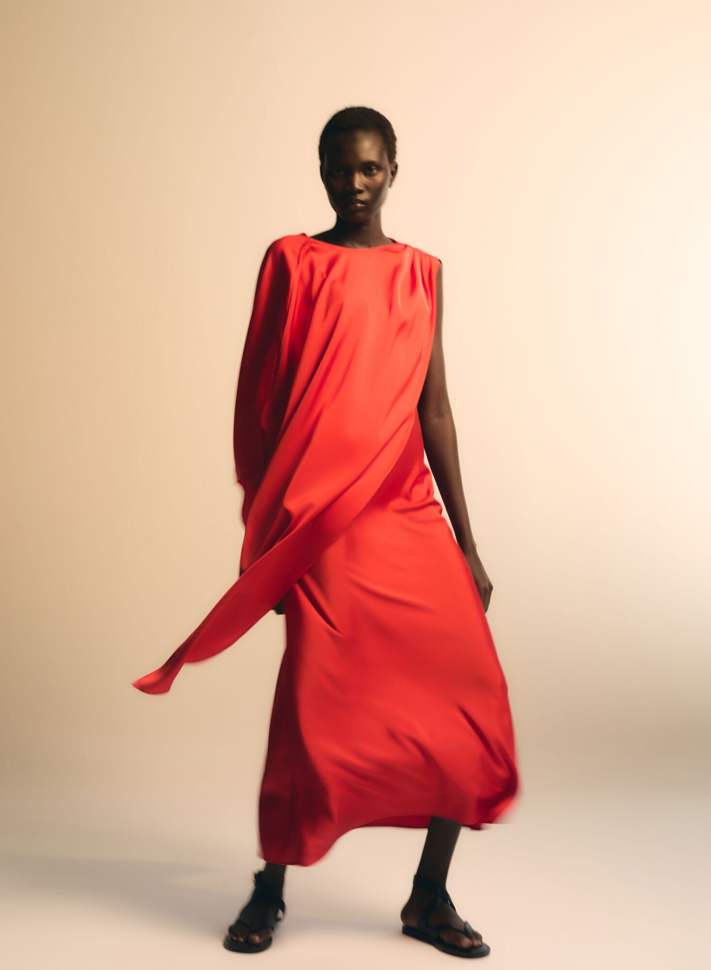 IN RED WOMAN COLLECTION
