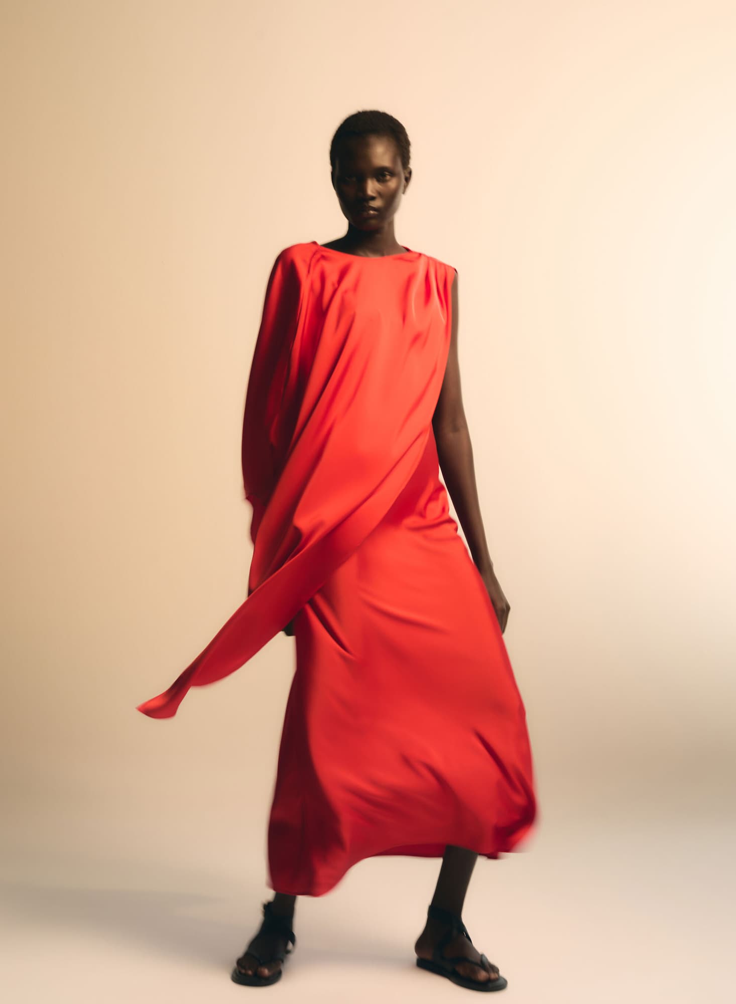 IN RED WOMAN COLLECTION