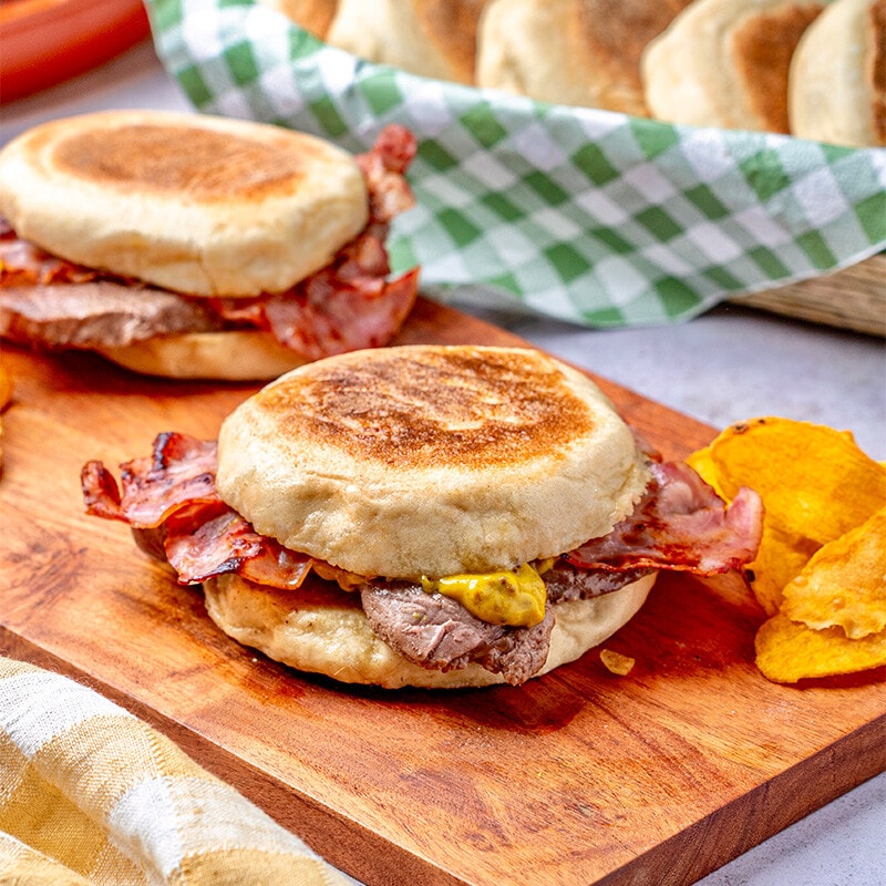 Prego no bolo do caco